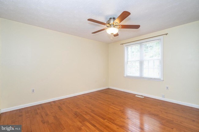 Building Photo - 6802 Moon Rock Ct