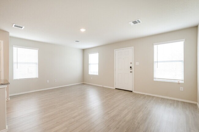 Building Photo - 4223 Southton Lk