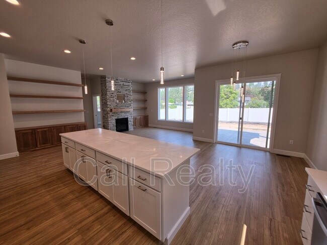 Foto del edificio - 6208 N Windsor St