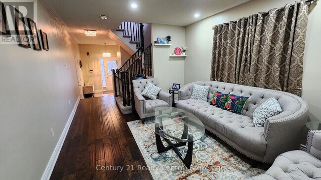 Building Photo - 17 Vermont Rd