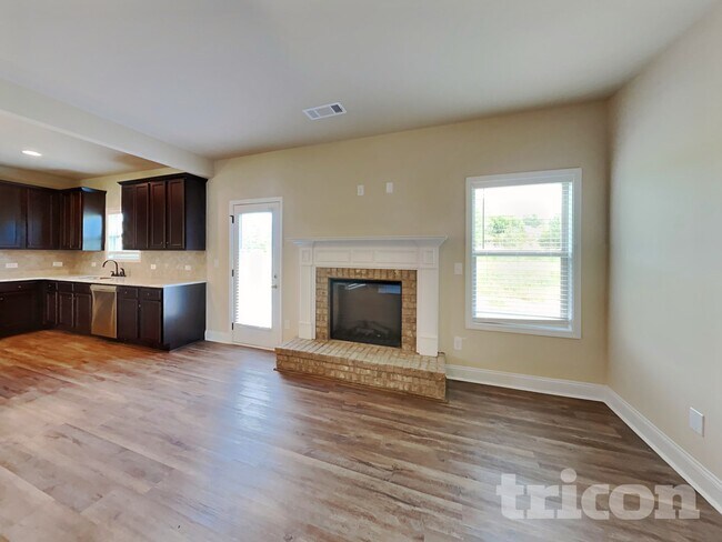 Building Photo - 118 Massey Ln