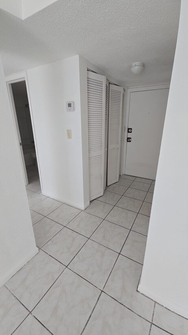 Foto del edificio - 3600 NW 21st St