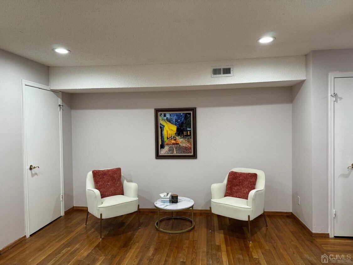 Foto principal - 212 Edison Glen Terrace