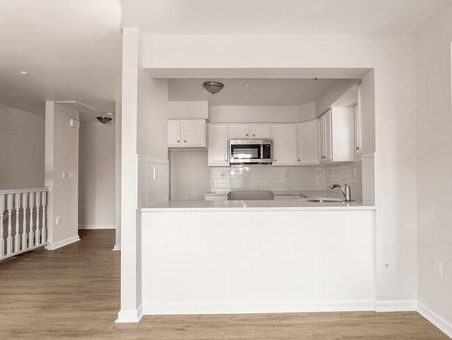 Building Photo - 510 Westchester Ave