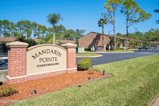 Foto del edificio - 3737 Loretto Rd