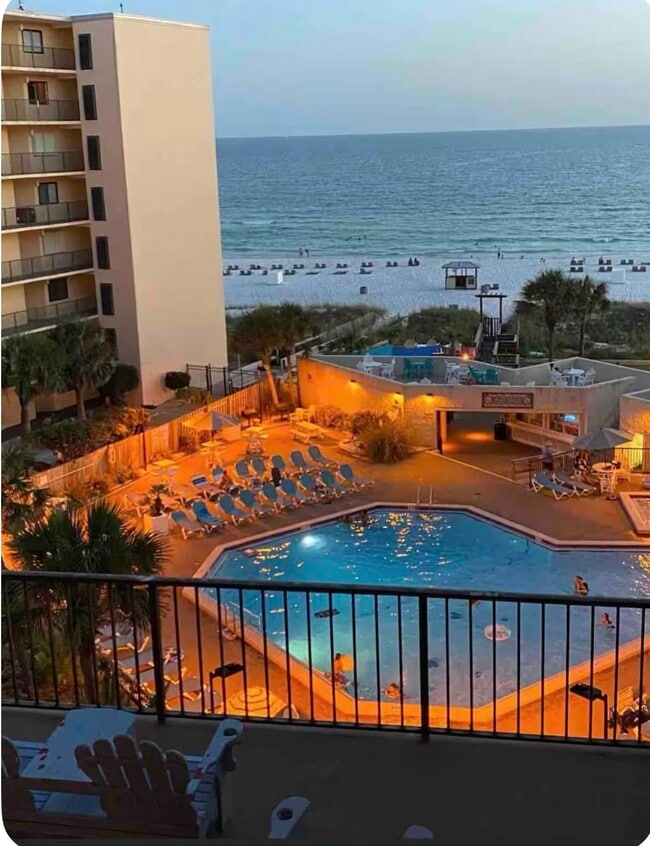 Building Photo - 8817 S Thomas Dr