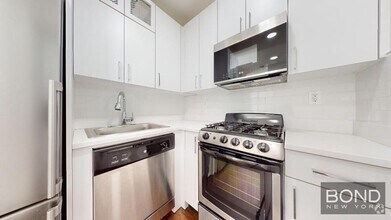 Building Photo - 151 Mott St