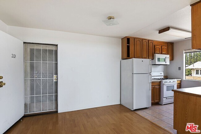 Building Photo - 1605 Winona Blvd