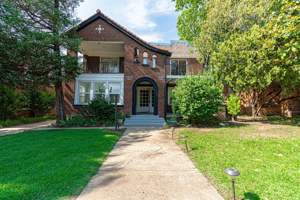 2 Bed 1 Bath apartment in Oklahoma city! - 2 Bed 1 Bath  apartment in Oklahoma city!