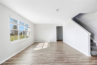 Building Photo - 43813 Cattleman Dr
