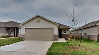 Foto principal - Very Nice 4 Bedroom 2 Bath Home in Yukon S...
