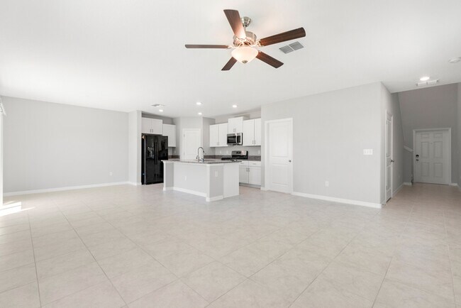 Building Photo - LIKE NEW Home For Rent in Belmont!