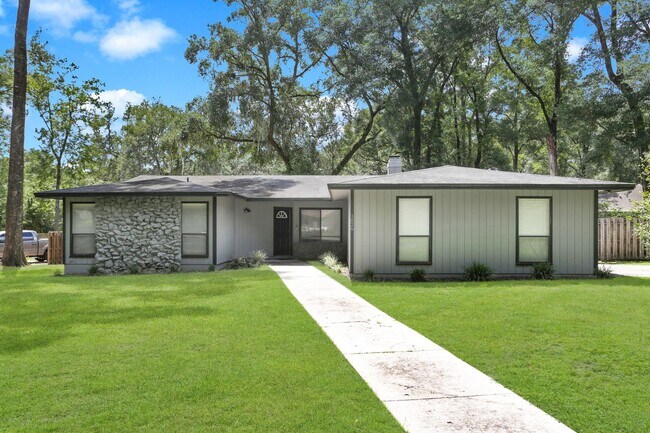 Building Photo - Pool Home in SW Gainesville