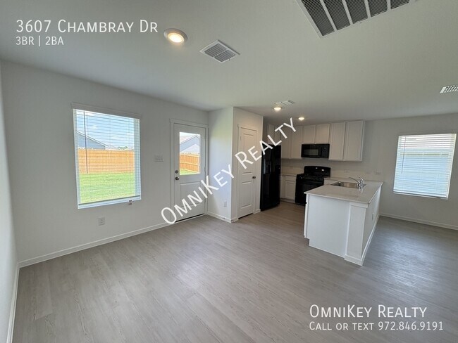 Building Photo - 3607 Chambray Dr