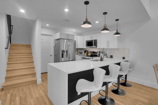 Building Photo - 4180 Landar Dr N