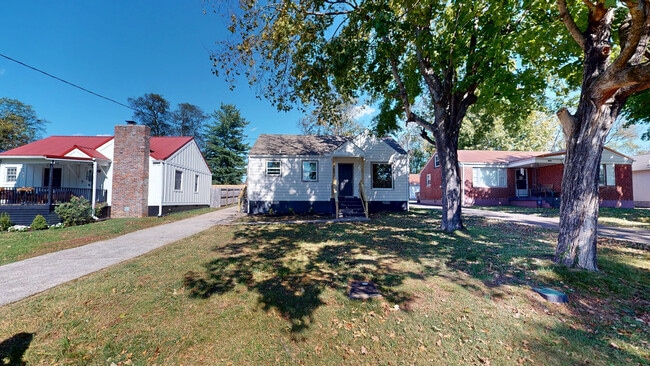 Building Photo - 1307 Cardinal Ave