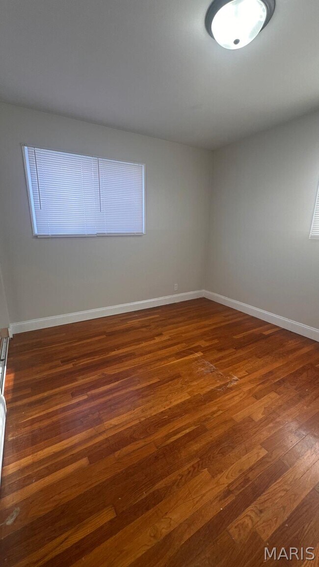 Foto del edificio - 3437 Elmhurst Dr