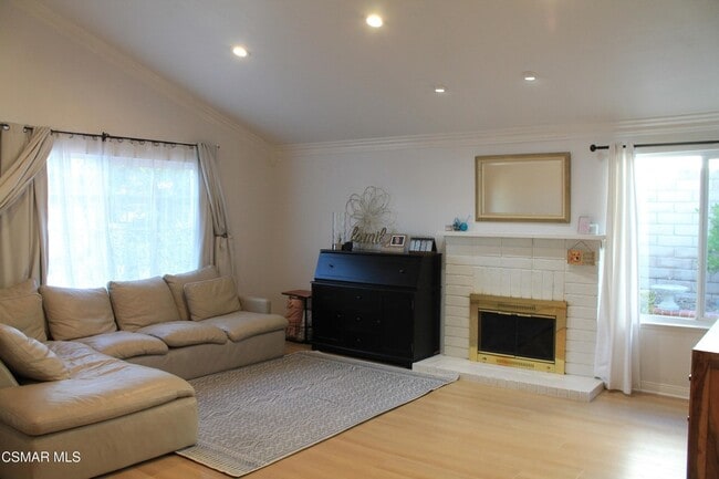 Building Photo - 2084 Latham St