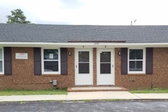 Primary Photo - 1701 Birchwood Dr SE
