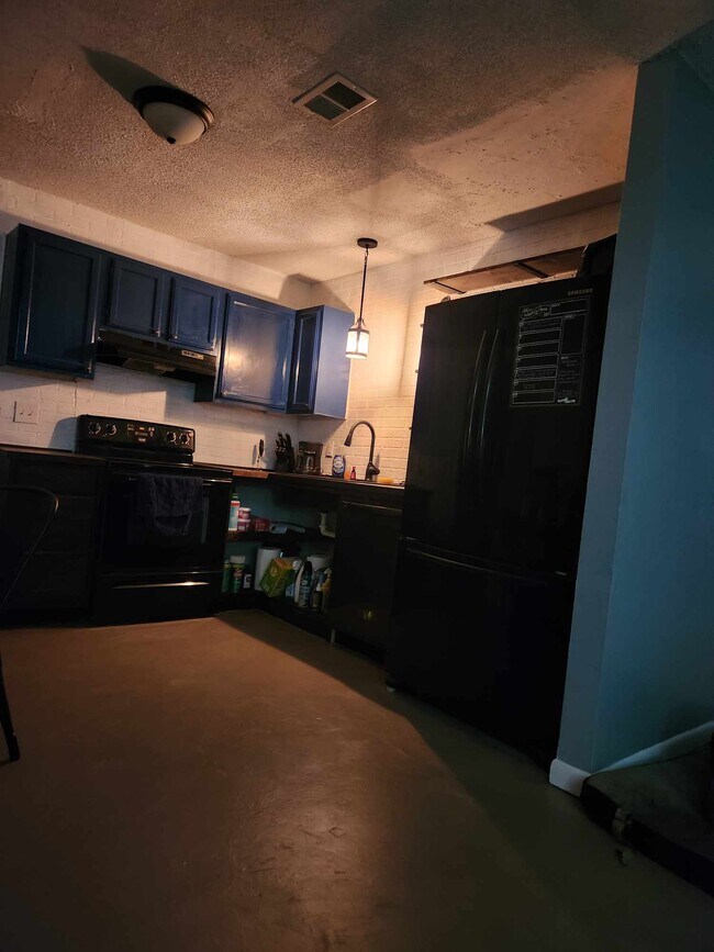 Foto del edificio - 710 Shady Lane Dr