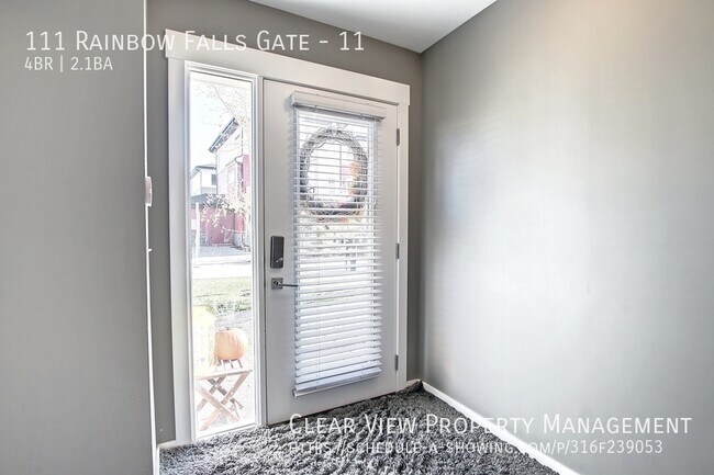 Photo du bâtiment - Beautiful 4-Bedroom, 2.5-Bathroom Townhous...