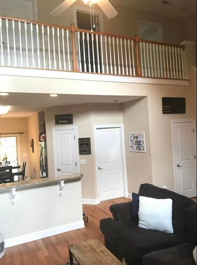 Foto del edificio - 54 Cypress Cir