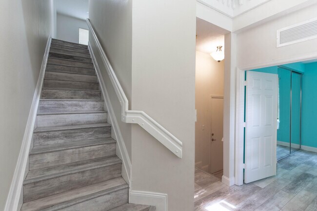 Building Photo - 2874 S Oasis Dr