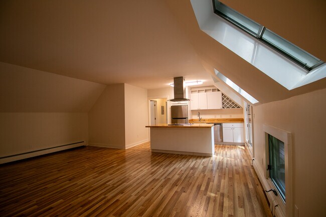 Foto del edificio - 1600 Spring Valley Rd