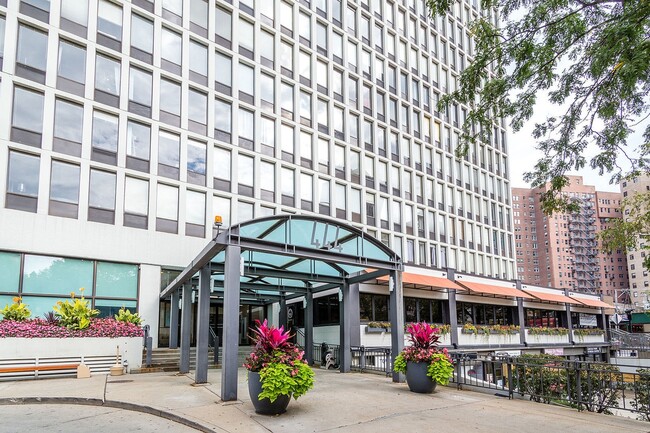 Foto del edificio - 444 W Fullerton Pky