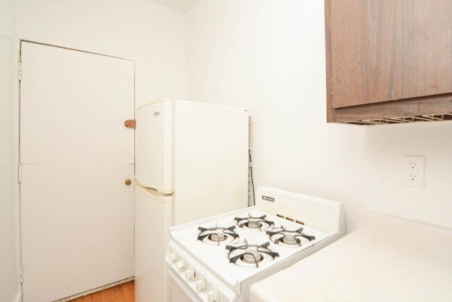 Foto del edificio - 958 W Cornelia Ave