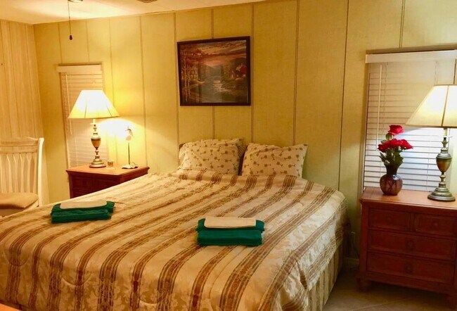 Foto del edificio - 4067 White Pine Dr