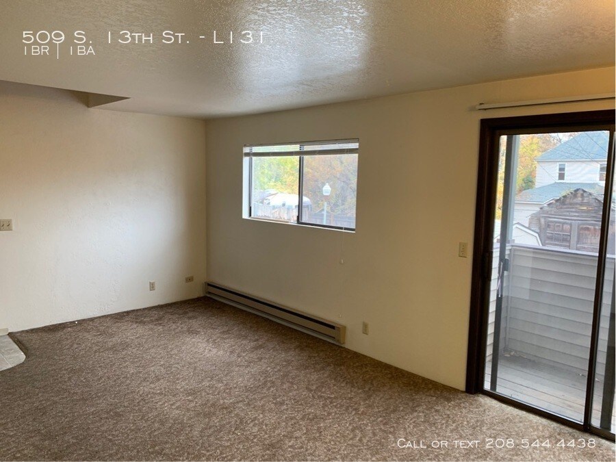 Building Photo - Redwoods Apartments