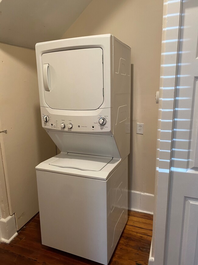 washer/dryer - 2301 Abercorn St
