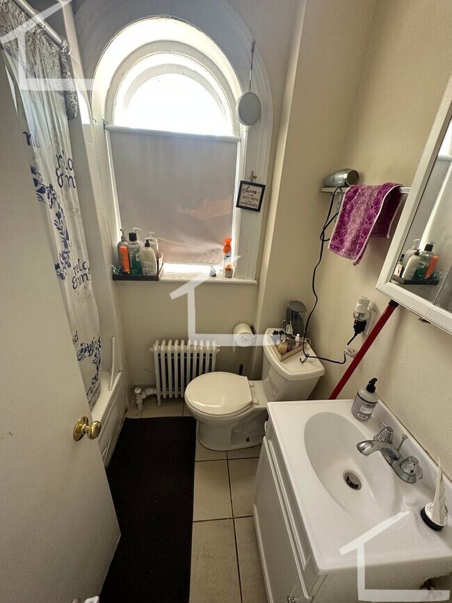 Building Photo - Allston 1 Bed Available 10/02