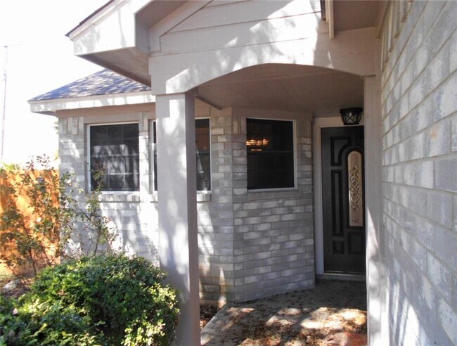 Foto del edificio - 21426 Grand National Ave