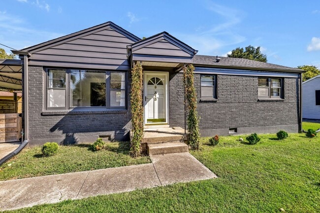 Building Photo - Beautifully furnished short-term rental in...