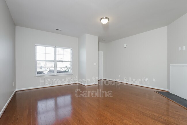 Building Photo - 186 Sunflower Ct
