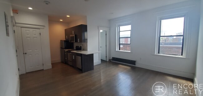 Building Photo - 11 Queensberry St