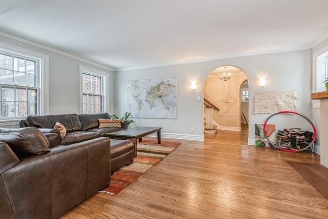 Building Photo - 1636 Forest Ave