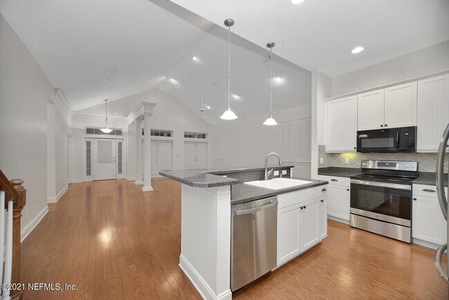 Foto del edificio - 121 Island Cottage Way