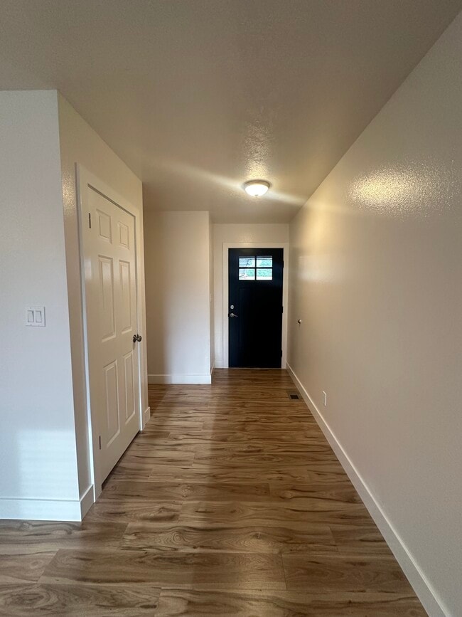 Building Photo - 958 S 1060 E