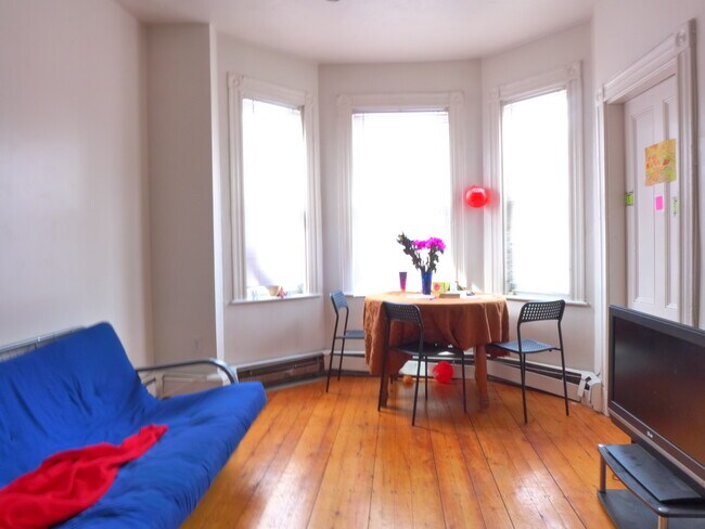 Foto del edificio - 724 Parker St