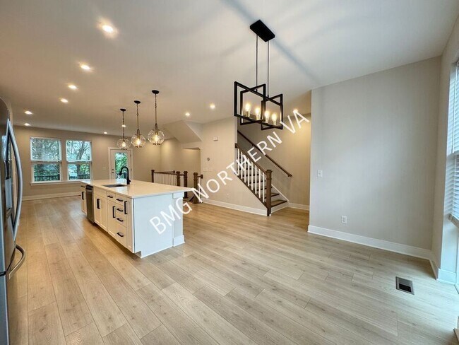 Building Photo - 1021 S Taylor Ct