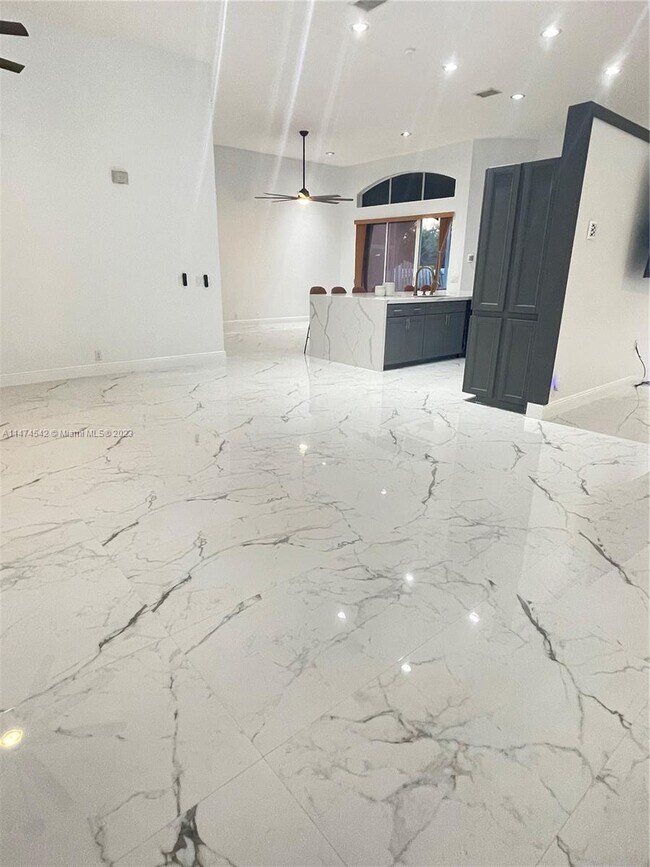 Foto del edificio - 5275 SW 34th Way
