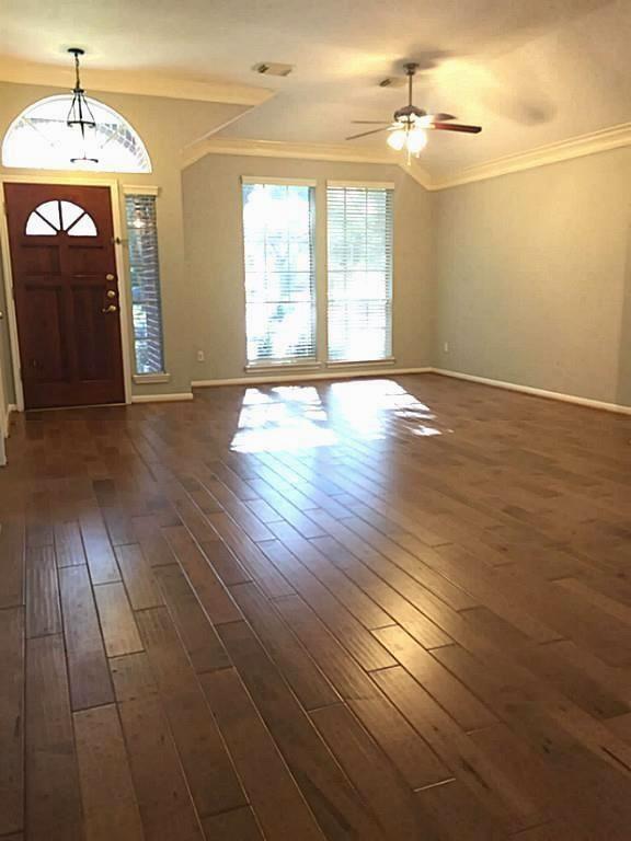 Foto del edificio - 4506 Springfield Lakes St
