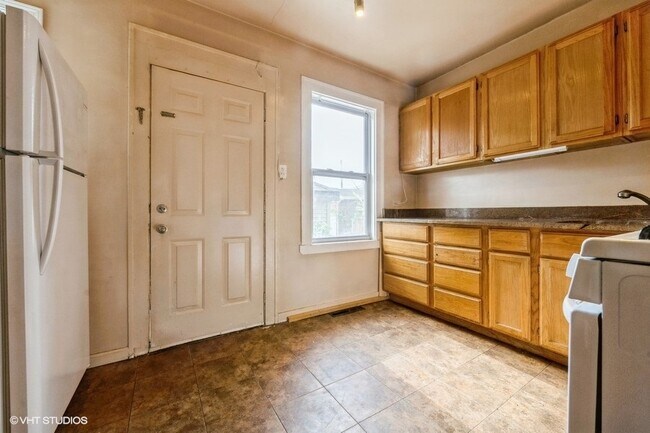 Foto del edificio - 6028 N St Louis Ave