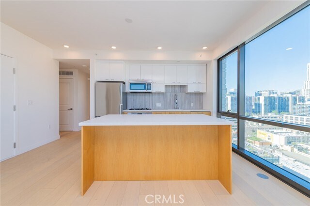 Foto del edificio - 400 S Broadway