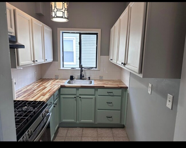 Foto del edificio - 80 Warren Ave