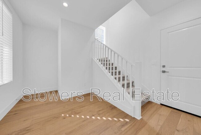 Building Photo - 3001 Ivory Ter