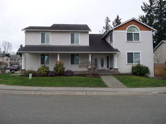 Building Photo - HUGE & GORGEOUS 5-Bedroom Home in Great Ke...